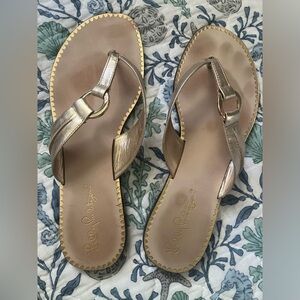 Lilly Pulitzer cute gold size 8 sandals, worn once, great condition